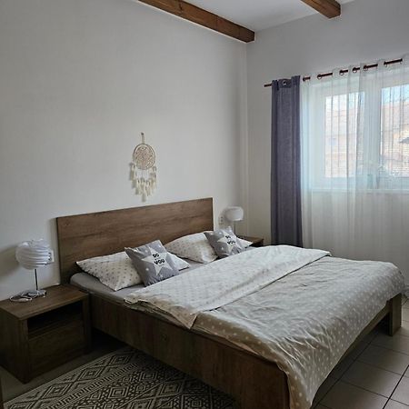 Apartman U Sudu Kobylí Eksteriør bilde